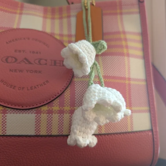 Handmade Crochet White Flower Bag Charm Green White Floral - Picture 5 of 6